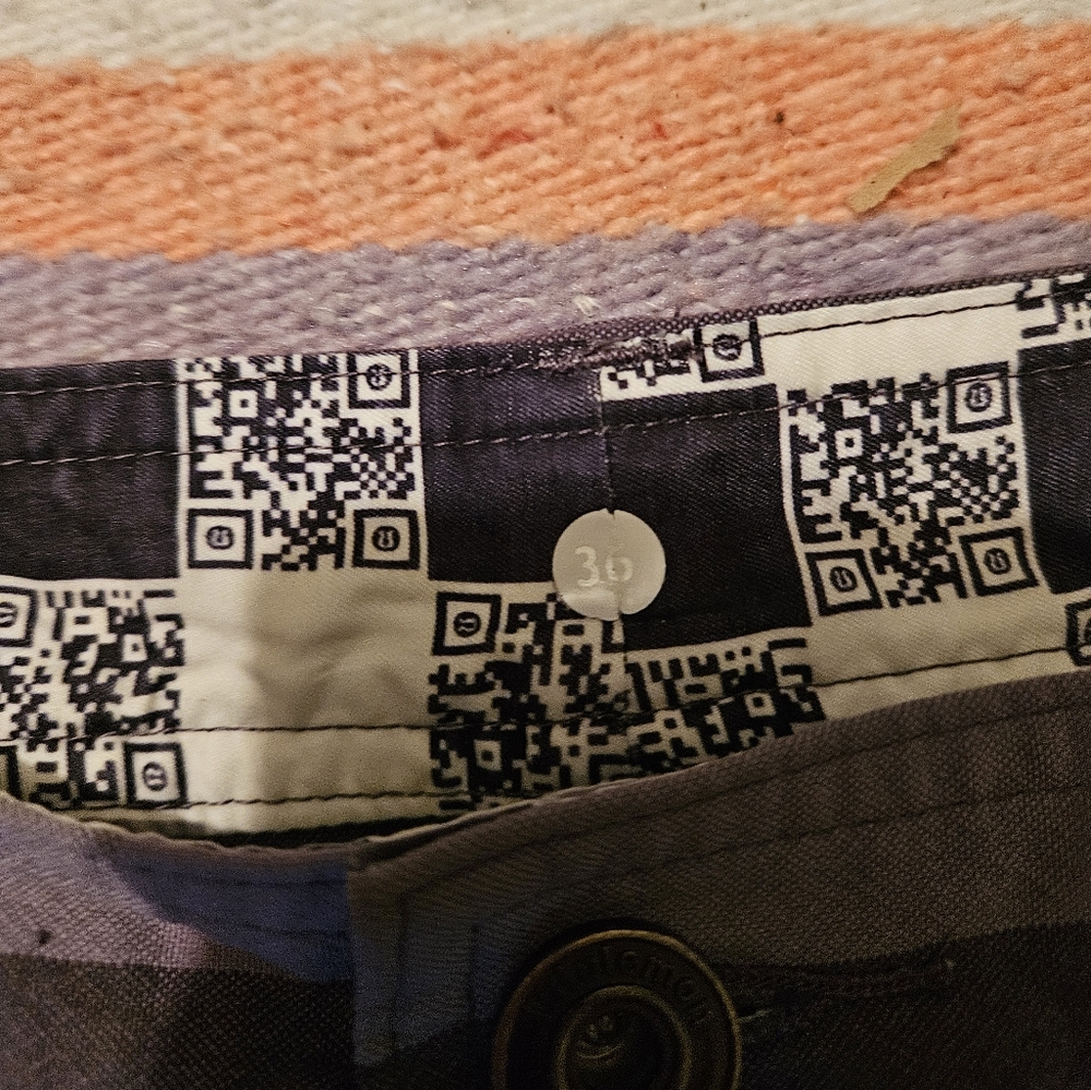 Lululemon Kahuna Shorts size 36 - Picture 2 of 6